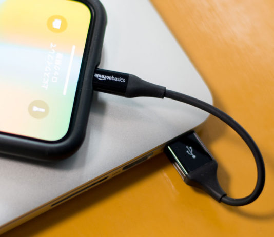 iPhone用の超短い(10cm)ライトニングケーブルがおすすめすぎる! Amazonオリジナル品