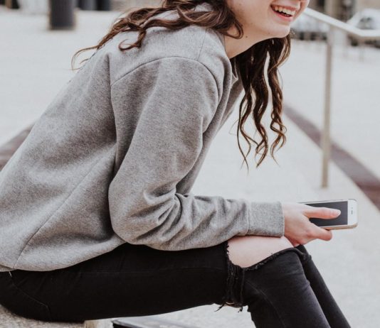 中学1年生の女子に、スマホの人気アプリを聞いてみたら……オタク系御用達に衝撃! 中学生(1年生)の女子に、スマホの人気アプリを聞いてみたら